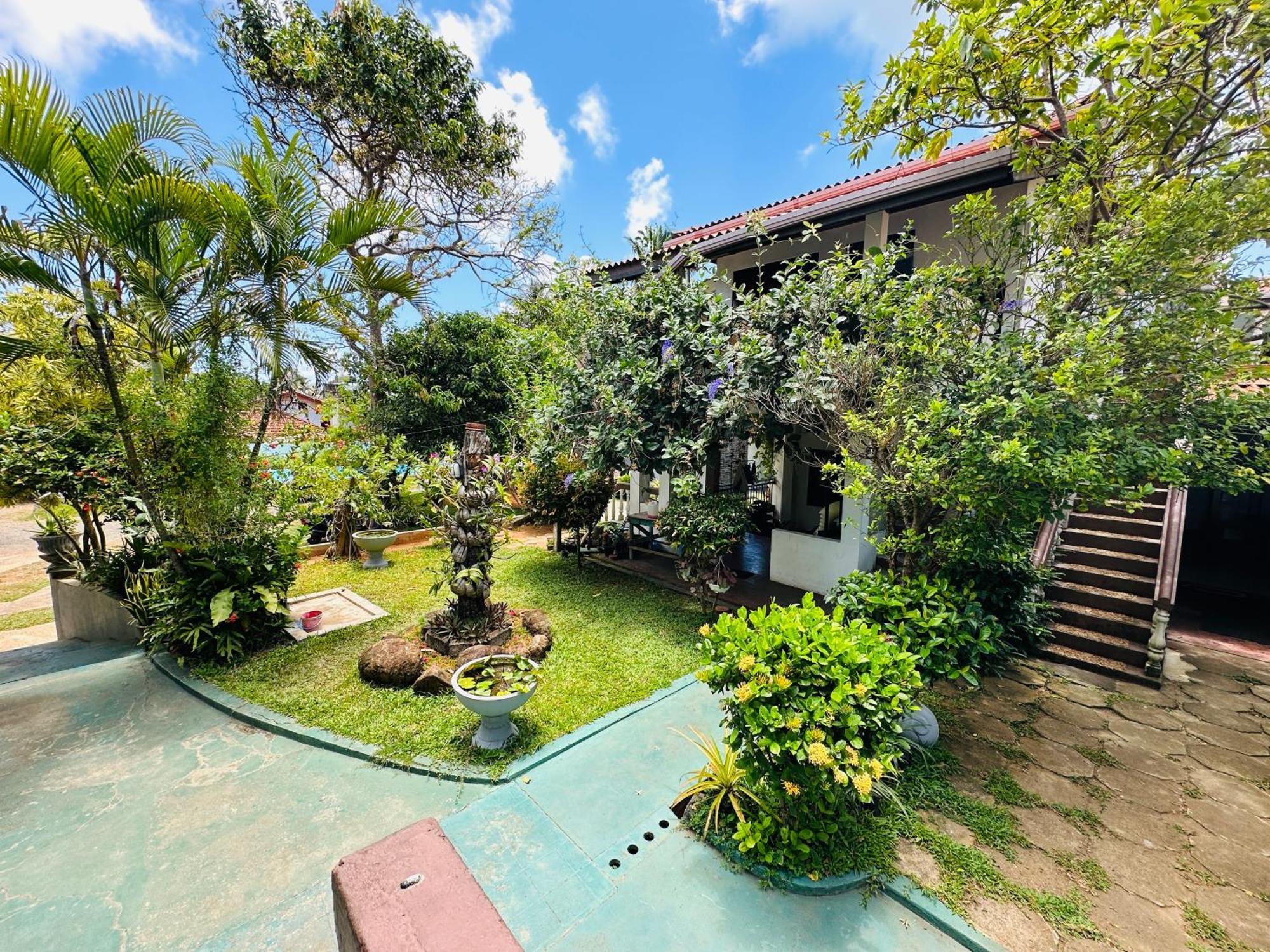 Star Holiday Resort Хиккадува Экстерьер фото